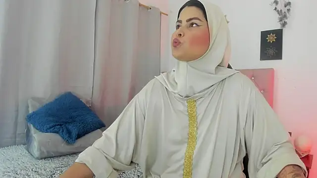 Snapshot of AishaAmin_ chatting on June 20, 2026, 12:08 pm AishaAmin online show from June 20, 2026, 12:08 pm