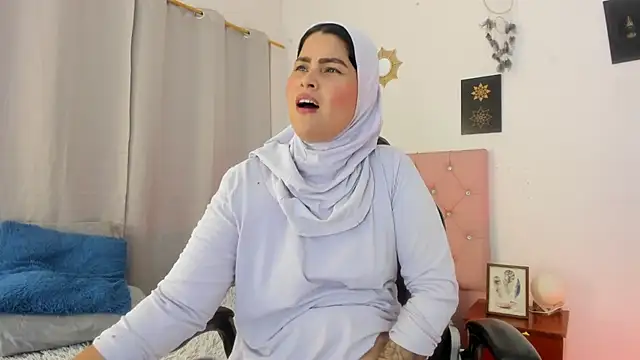 Snapshot of AishaAmin_ chatting on June 23, 2026, 12:14 pm AishaAmin online show from June 23, 2026, 12:14 pm