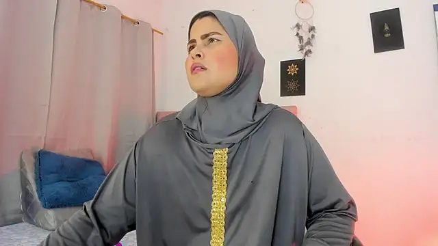 Snapshot of AishaAmin_ chatting on June 24, 2026, 12:15 pm AishaAmin online show from June 24, 2026, 12:15 pm