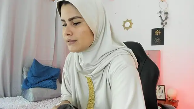 Snapshot of AishaAmin_ chatting on July 13, 2026, 12:08 pm AishaAmin online show from July 13, 2026, 12:08 pm