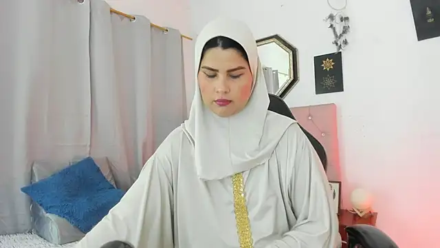 Snapshot of AishaAmin_ chatting on July 17, 2026, 12:12 pm AishaAmin online show from July 17, 2026, 12:12 pm