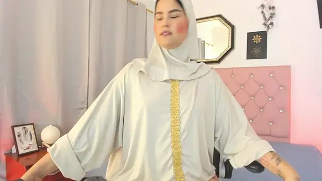 Snapshot of AishaAmin_ chatting on July 24, 2026, 12:14 pm AishaAmin online show from July 24, 2026, 12:14 pm