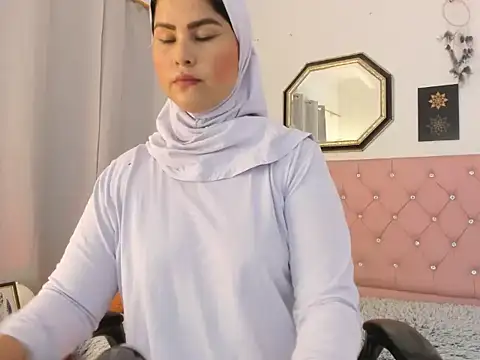 Snapshot of AishaAmin_ chatting on July 25, 2026, 12:14 pm AishaAmin online show from July 25, 2026, 12:14 pm
