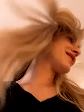 Snapshot of SerenaBennet chatting on November 28, 2025, 11:29 pm SerenaBennet online show from November 28, 2025, 11:29 pm