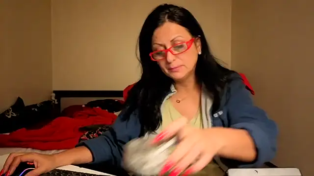 Snapshot of YourDreamLoverr chatting on October 9, 2025, 11:14 pm YourDreamLoverr online show from October 9, 2025, 11:14 pm