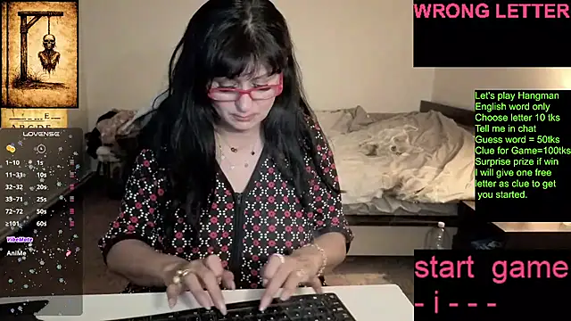 YourDreamLoverr online show from April 29, 2026, 11:44 pm