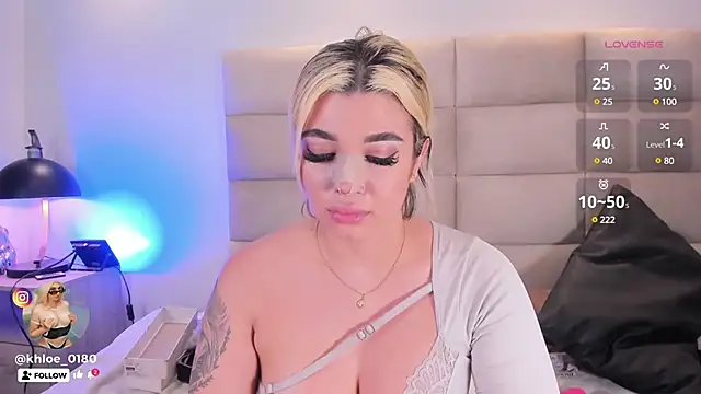 Snapshot of khloe__018 chatting on January 7, 2025, 5:20 pm khloe 018 online show from January 7, 2025, 5:20 pm