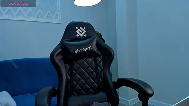 Angel Sapphire  online show from March 2, 2025, 12:32 pm