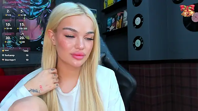 Angel Sapphire  online show from March 12, 2025, 4:02 pm