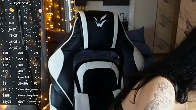 Snapshot of Mary___Moore chatting on February 4, 2025, 3:54 am Mary Moore online show from February 4, 2025, 3:54 am