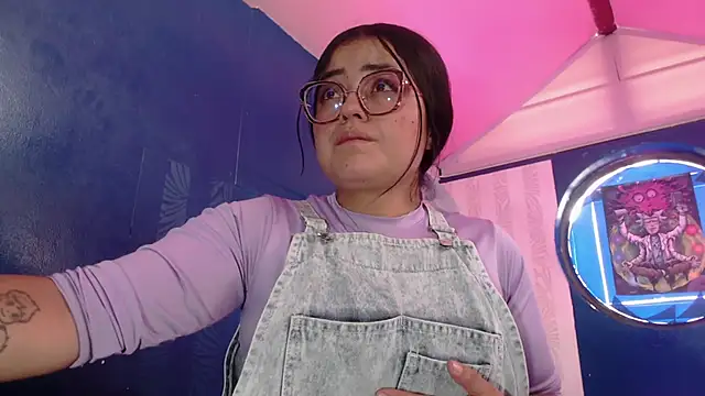 Snapshot of vitoria23_ chatting on June 6, 2026, 2:33 pm vitoria23 online show from June 6, 2026, 2:33 pm