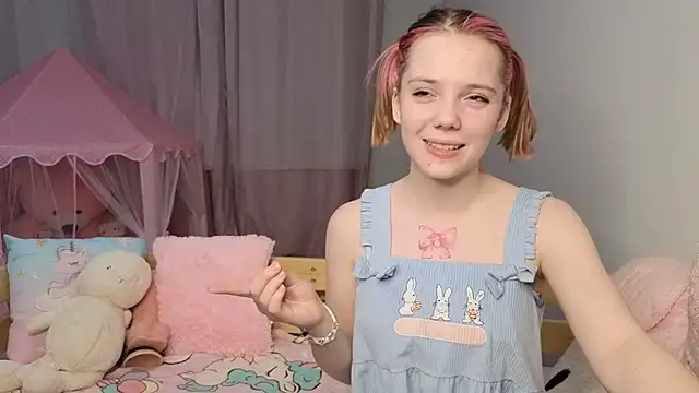 Snapshot of PrincessLittleKiki chatting on April 16, 2026, 7:14 pm PrincessLittleKiki online show from April 16, 2026, 7:14 pm