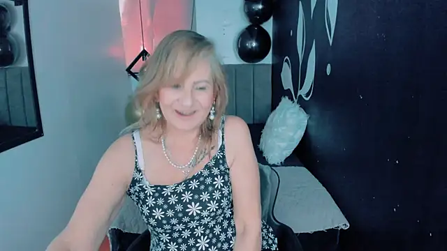 Snapshot of ScarletHoot_ chatting on December 11, 2024, 6:09 pm ScarletHoot online show from December 11, 2024, 6:09 pm