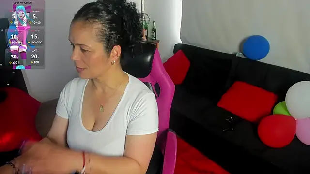 Aliciia cute1 online show from March 2, 2026, 9:43 pm