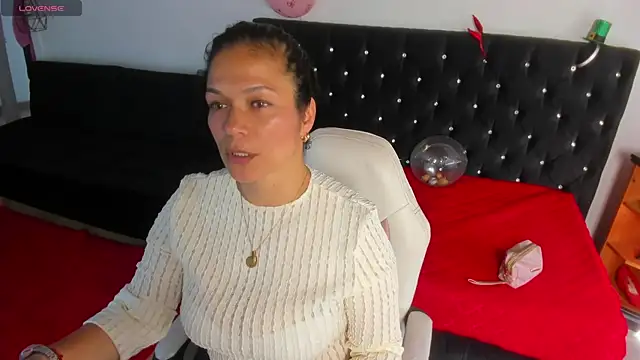 Snapshot of Aliciia_cute1 chatting on May 30, 2026, 7:33 pm Aliciia cute1 online show from May 30, 2026, 7:33 pm