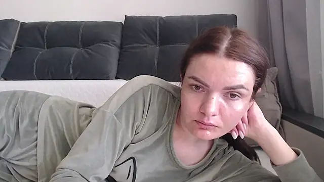 Snapshot of _JustmeHere_ chatting on May 6, 2026, 8:19 am JustmeHere online show from May 6, 2026, 8:19 am