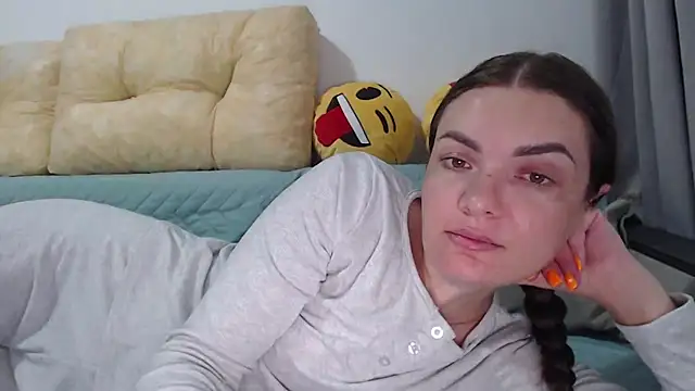  JustmeHere  online show from July 14, 2026, 5:07 pm
