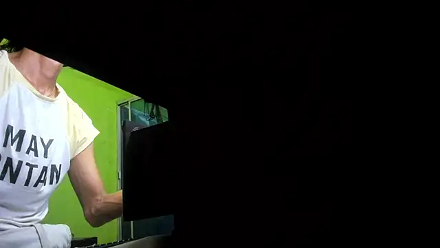 Brenda Smith69 online show from September 8, 2025, 6:07 pm