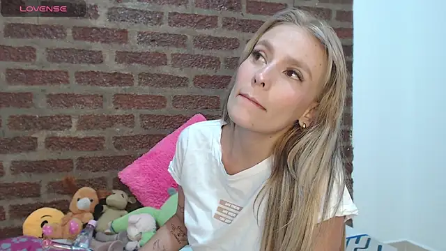 MeganColins1 online show from September 15, 2025, 9:59 pm