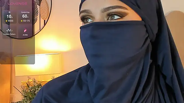 anna-henao online show from February 12, 2025, 1:06 pm