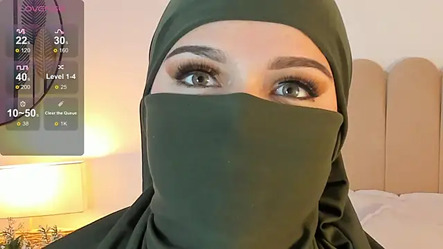 anna-henao online show from February 17, 2025, 3:42 pm