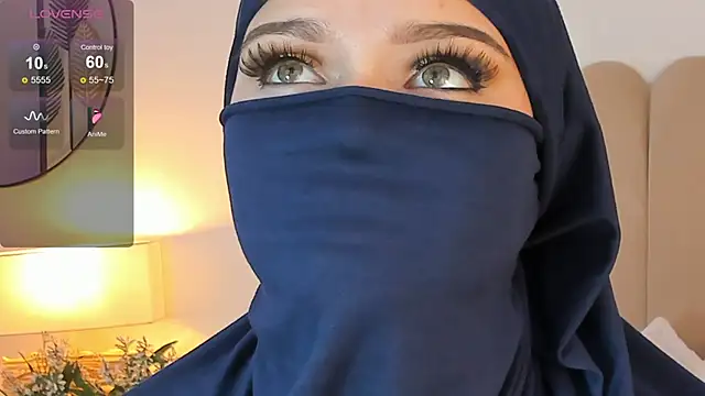 anna-henao online show from February 25, 2025, 3:49 pm