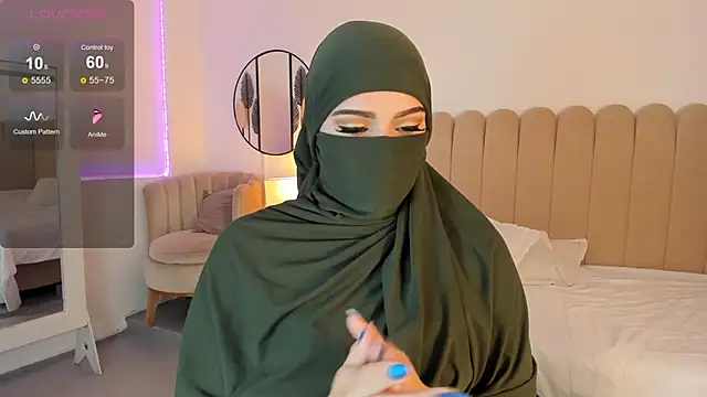 anna-henao online show from March 3, 2025, 12:37 pm