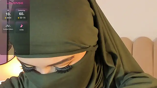 anna-henao online show from March 5, 2025, 2:01 pm