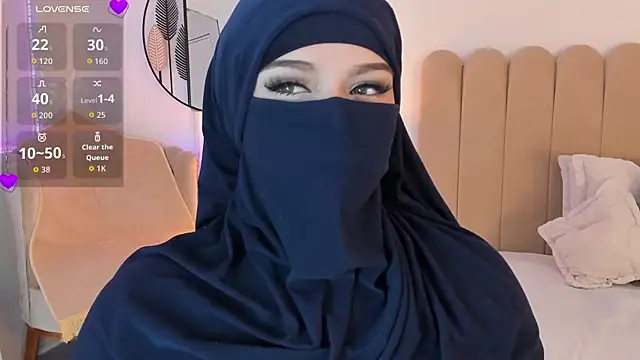 anna-henao online show from September 11, 2025, 7:25 pm