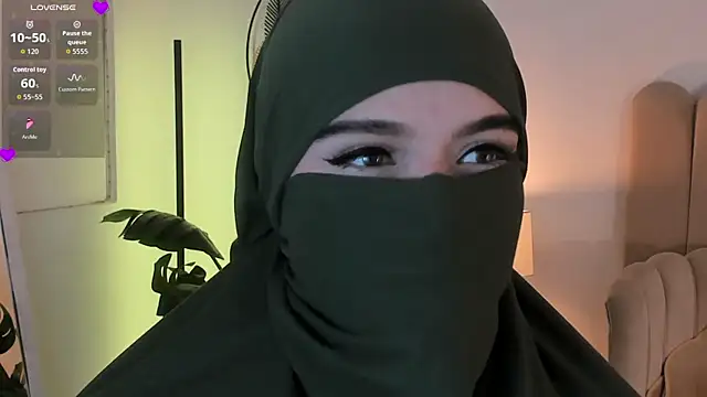 Snapshot of anna-henao chatting on May 7, 2026, 8:58 pm anna-henao online show from May 7, 2026, 8:58 pm