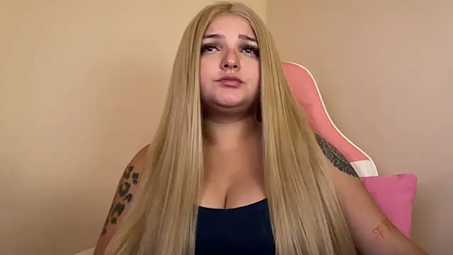 Snapshot of SweetPaige_ chatting on January 17, 2025, 8:11 pm SweetPaige online show from January 17, 2025, 8:11 pm