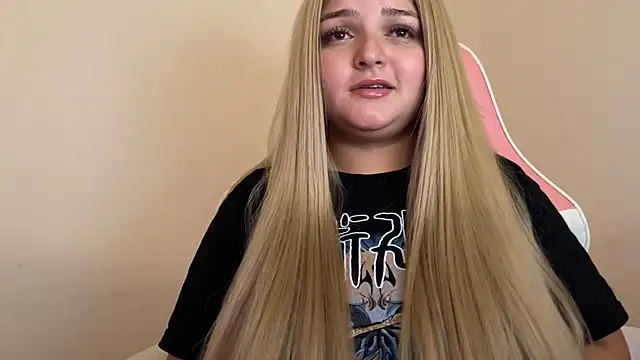 Snapshot of SweetPaige_ chatting on January 21, 2025, 8:11 pm SweetPaige online show from January 21, 2025, 8:11 pm