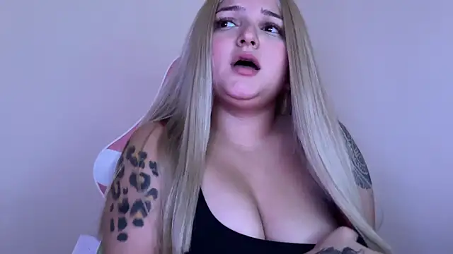 Snapshot of SweetPaige_ chatting on January 27, 2025, 8:49 pm SweetPaige online show from January 27, 2025, 8:49 pm