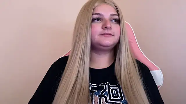 Snapshot of SweetPaige_ chatting on February 2, 2025, 7:46 pm SweetPaige online show from February 2, 2025, 7:46 pm