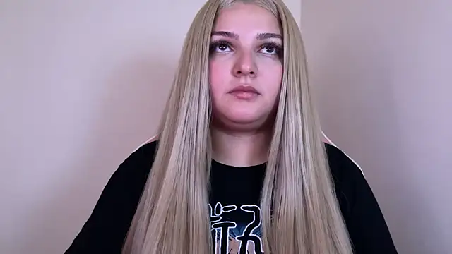 Snapshot of SweetPaige_ chatting on February 5, 2025, 1:33 pm SweetPaige online show from February 5, 2025, 1:33 pm