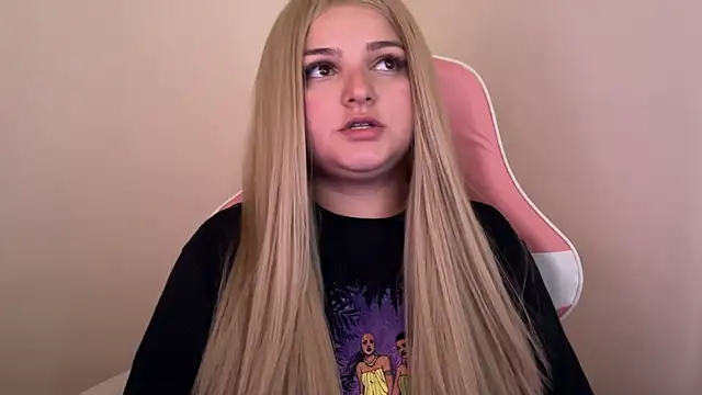 Snapshot of SweetPaige_ chatting on February 6, 2025, 3:52 pm SweetPaige online show from February 6, 2025, 3:52 pm