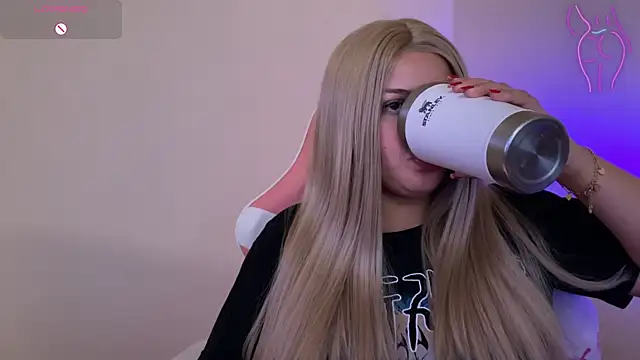 Snapshot of SweetPaige_ chatting on February 14, 2025, 7:33 pm SweetPaige online show from February 14, 2025, 7:33 pm