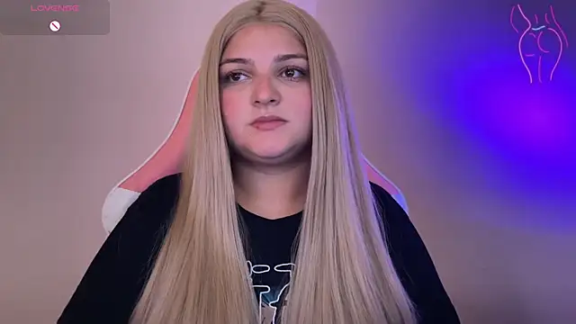 Snapshot of SweetPaige_ chatting on February 18, 2025, 5:10 pm SweetPaige online show from February 18, 2025, 5:10 pm