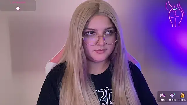 Snapshot of SweetPaige_ chatting on February 18, 2025, 8:14 pm SweetPaige online show from February 18, 2025, 8:14 pm