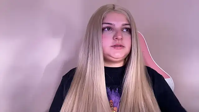 Snapshot of SweetPaige_ chatting on February 19, 2025, 10:42 pm SweetPaige online show from February 19, 2025, 10:42 pm