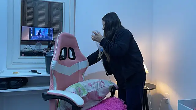 Snapshot of SweetPaige_ chatting on September 14, 2025, 2:05 pm SweetPaige online show from September 14, 2025, 2:05 pm