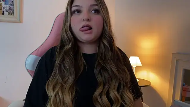 Snapshot of SweetPaige_ chatting on November 30, 2025, 12:47 am SweetPaige online show from November 30, 2025, 12:47 am