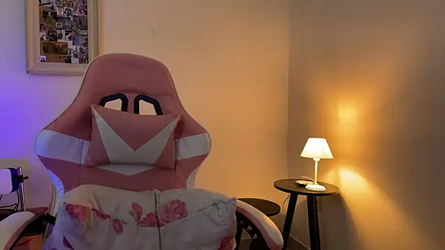 SweetPaige  online show from February 7, 2026, 11:41 pm