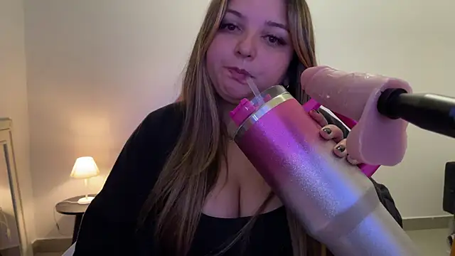 Snapshot of SweetPaige_ chatting on May 2, 2026, 11:10 pm SweetPaige online show from May 2, 2026, 11:10 pm