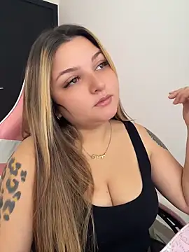 Snapshot of SweetPaige_ chatting on May 26, 2026, 12:12 pm SweetPaige online show from May 26, 2026, 12:12 pm