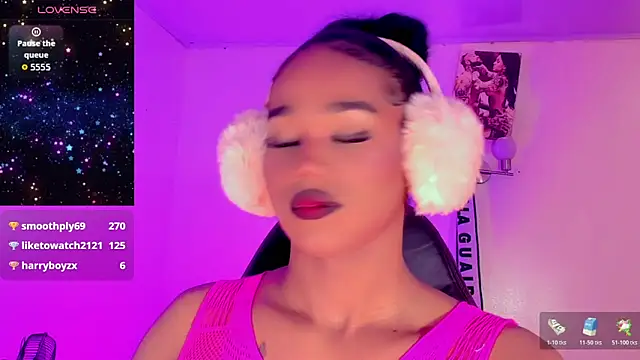 naomy  xx online show from December 14, 2025, 12:43 pm