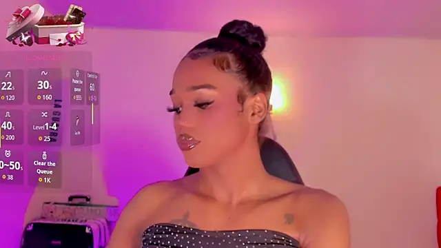 naomy  xx online show from February 7, 2026, 3:21 am