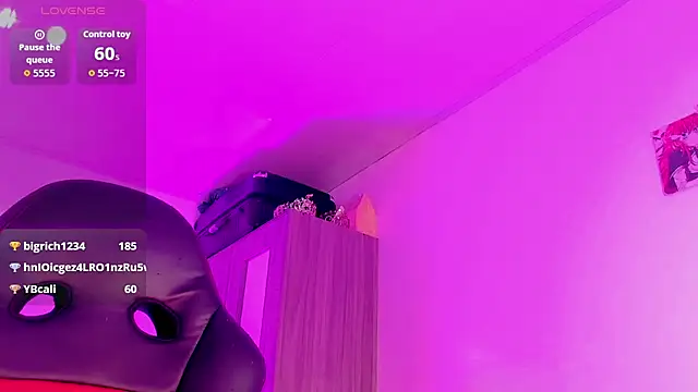 naomy  xx online show from May 12, 2026, 3:14 am
