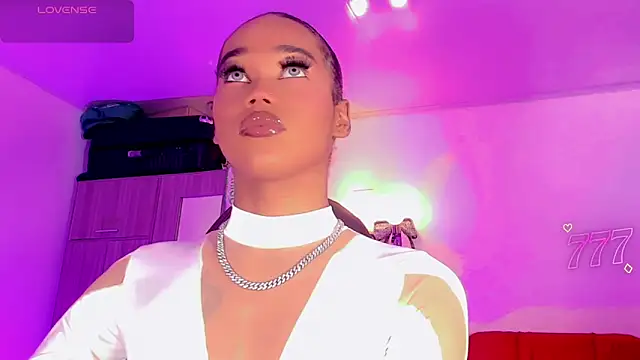 naomy  xx online show from June 13, 2026, 3:15 am
