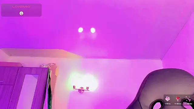 naomy  xx online show from July 10, 2026, 3:22 am